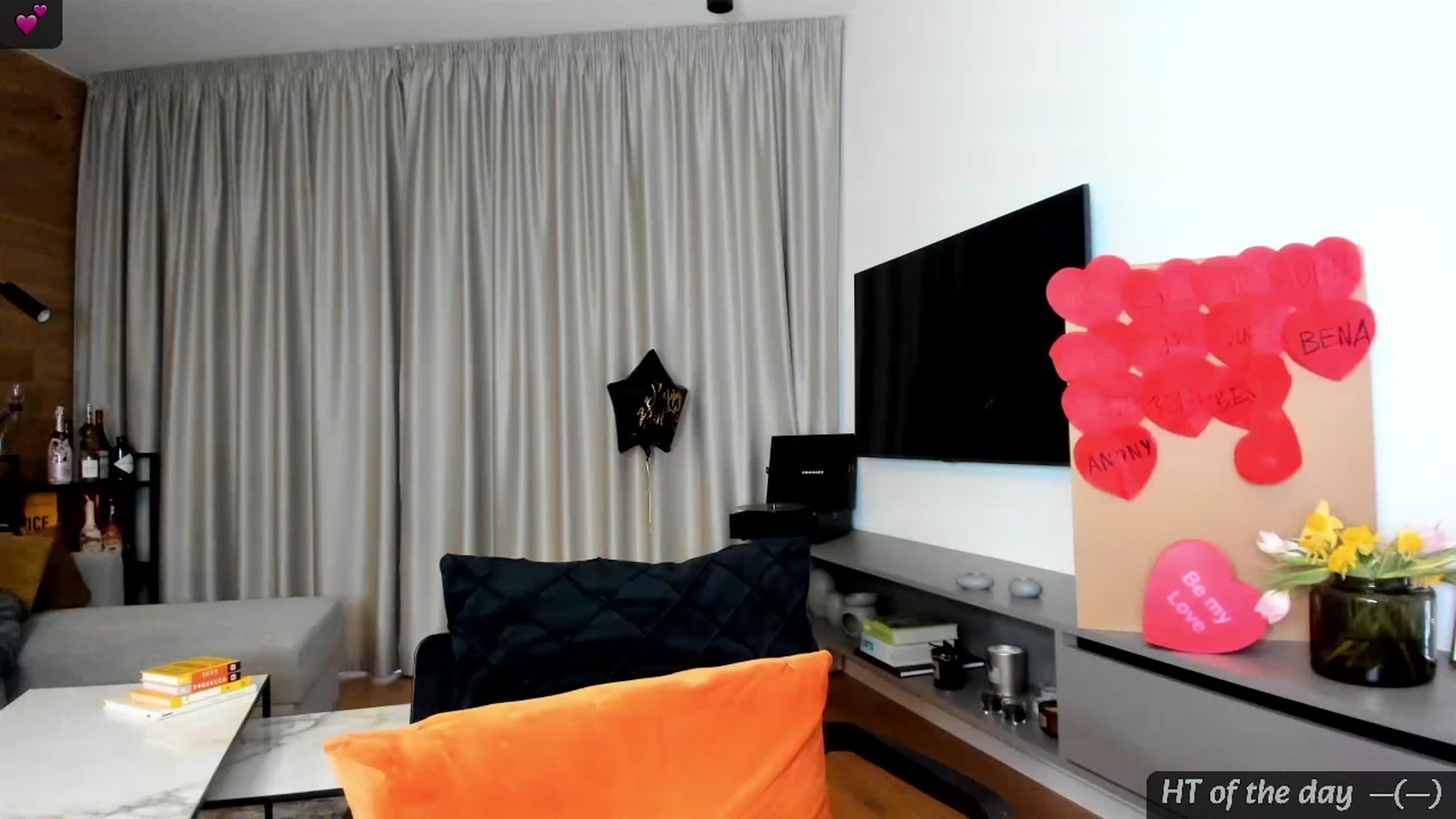 Gallery image thumbnail from Mi_Ha's myfreecams stream on, 02/11/2024, 15:40 image 1 of 20