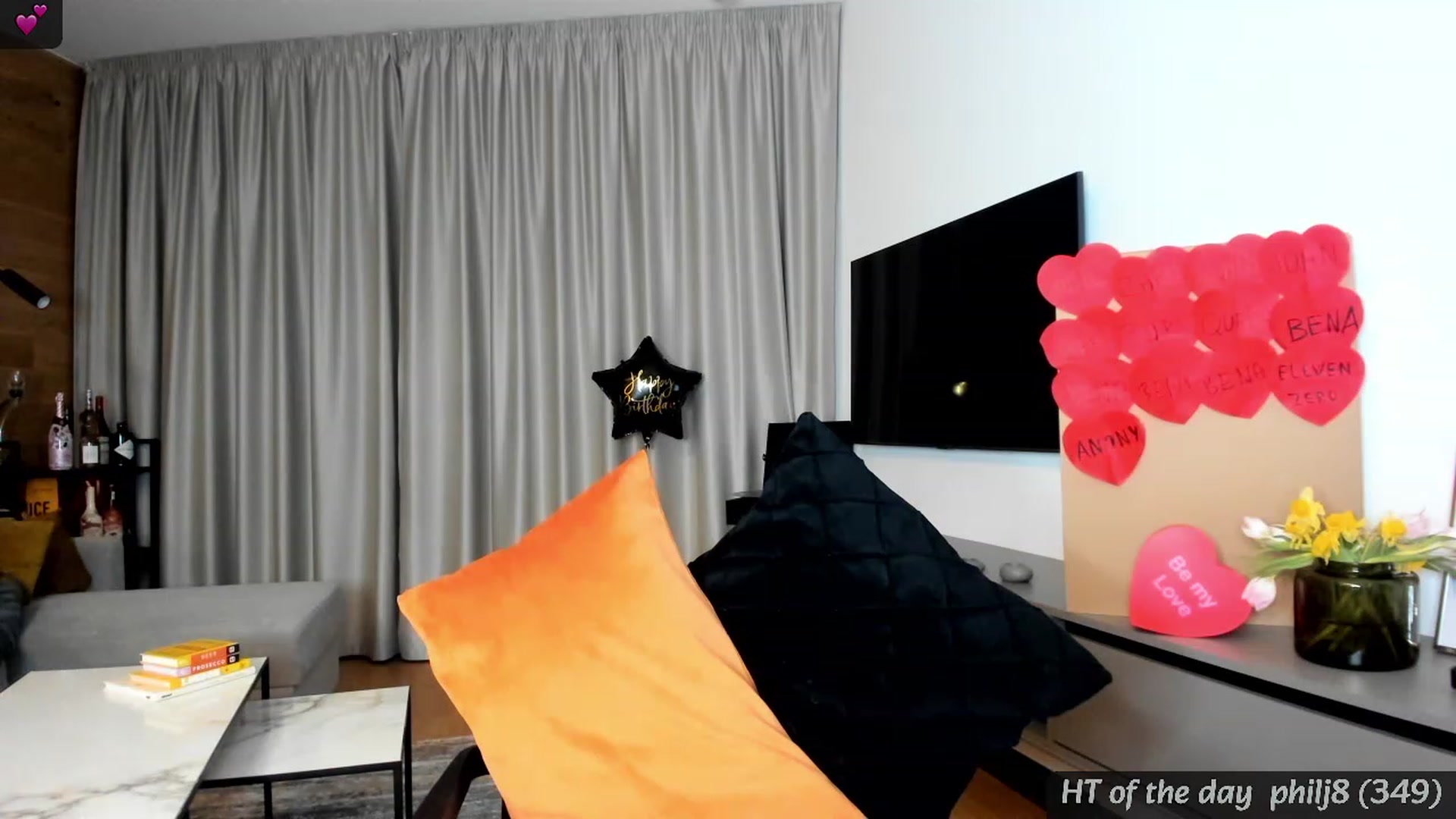 Gallery image thumbnail from Mi_Ha's myfreecams stream on, 02/11/2024, 16:53 image 18 of 20