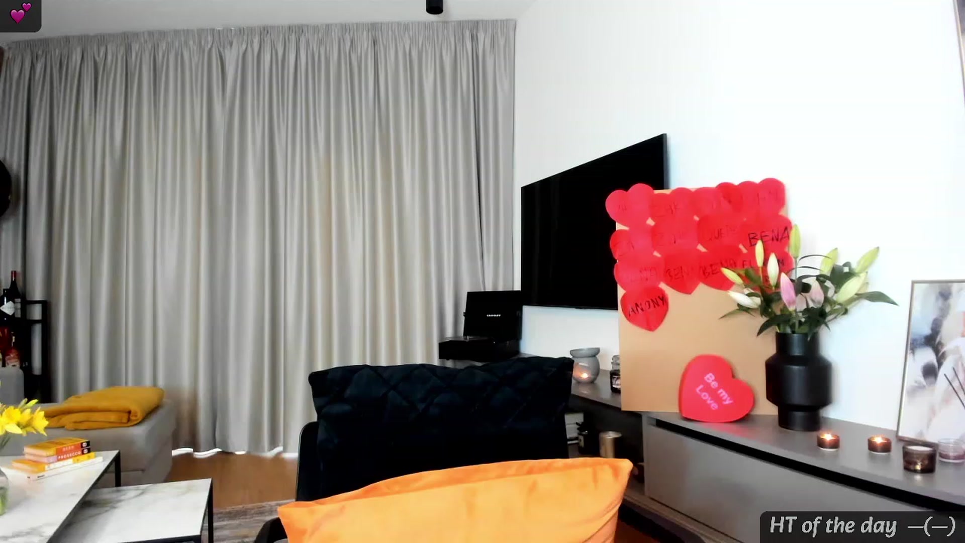 Gallery image thumbnail from Mi_Ha's myfreecams stream on, 02/13/2024, 15:02 image 7 of 20