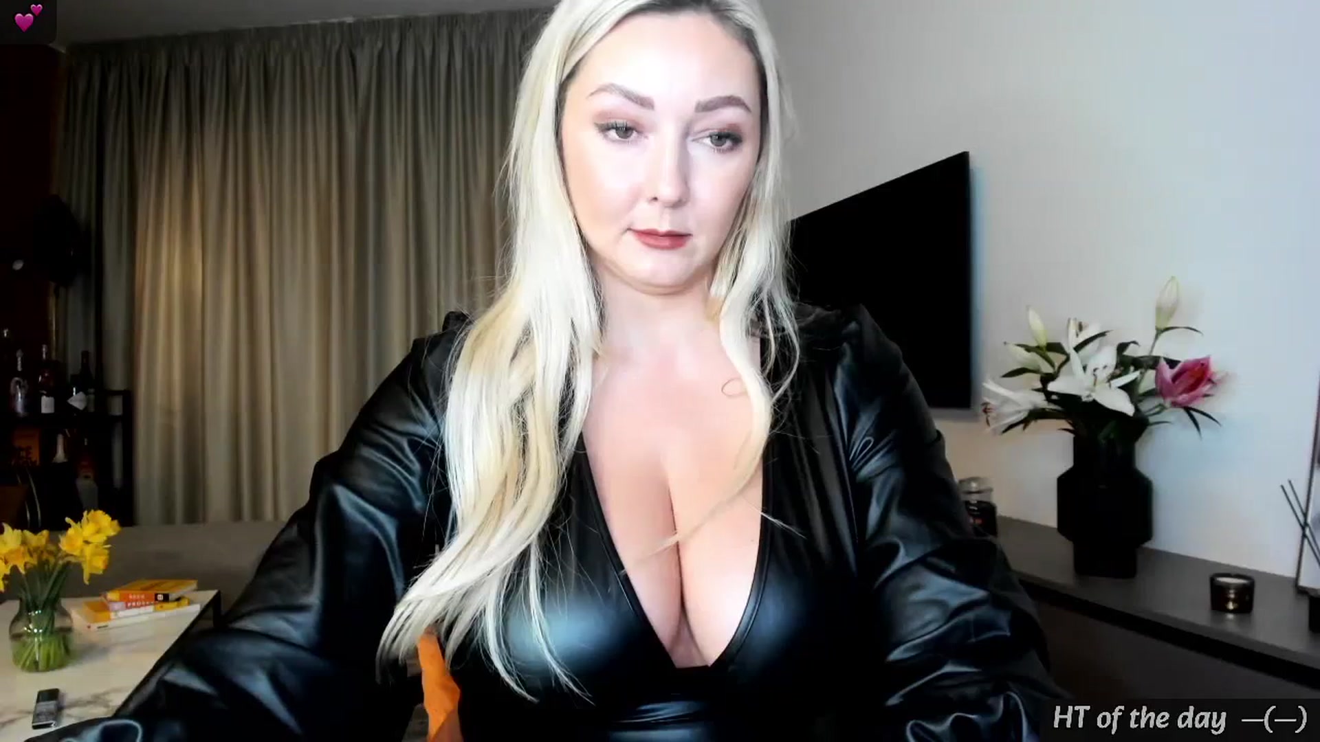 Gallery image thumbnail from Mi_Ha's myfreecams stream on, 02/15/2024, 15:58 image 6 of 20