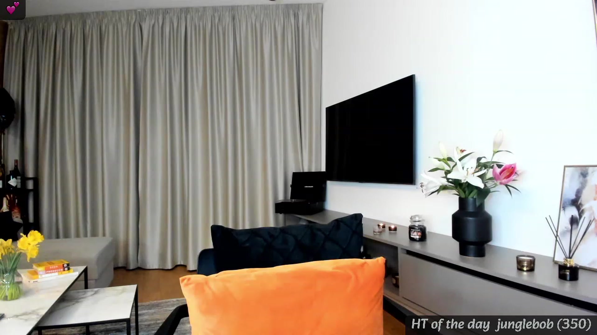 Gallery image thumbnail from Mi_Ha's myfreecams stream on, 02/15/2024, 22:32 image 10 of 20