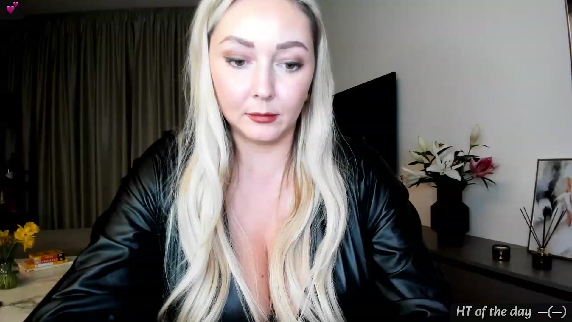 Gallery image thumbnail from Mi_Ha's myfreecams stream on, 02/15/2024, 22:32 image 5 of 20