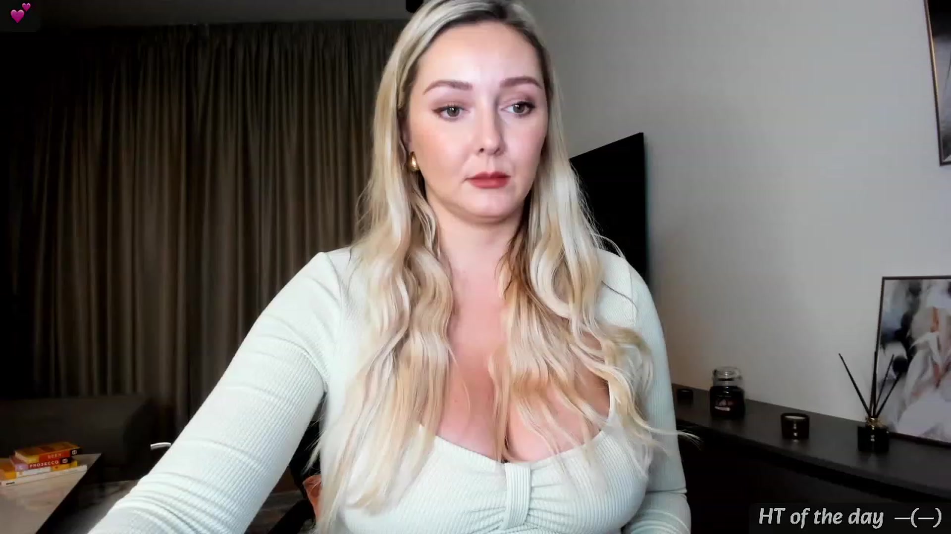 Gallery image thumbnail from Mi_Ha's myfreecams stream on, 02/21/2024, 15:34 image 7 of 20