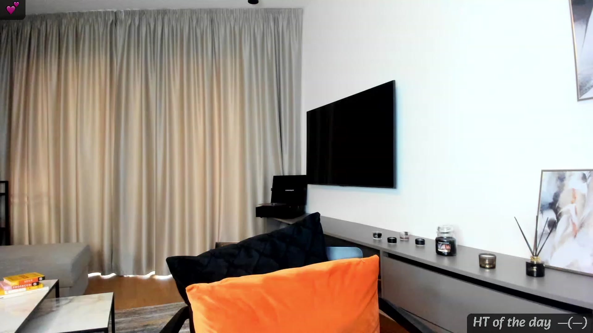 Gallery image thumbnail from Mi_Ha's myfreecams stream on, 02/21/2024, 15:34 image 10 of 20