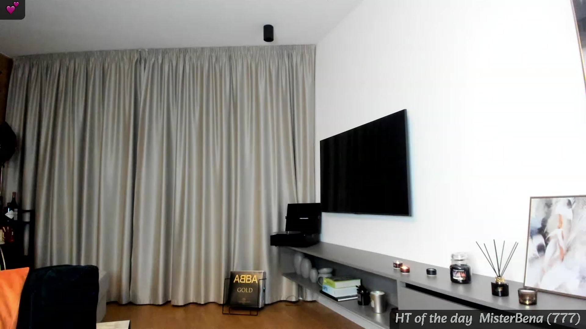 Gallery image thumbnail from Mi_Ha's myfreecams stream on, 02/22/2024, 17:12 image 16 of 20