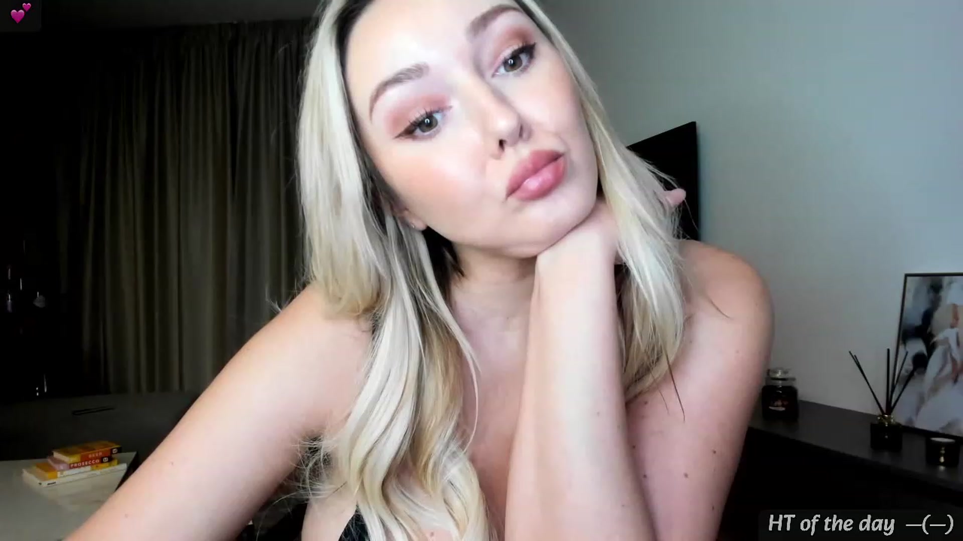 Gallery image thumbnail from Mi_Ha's myfreecams stream on, 02/23/2024, 14:59 image 10 of 20