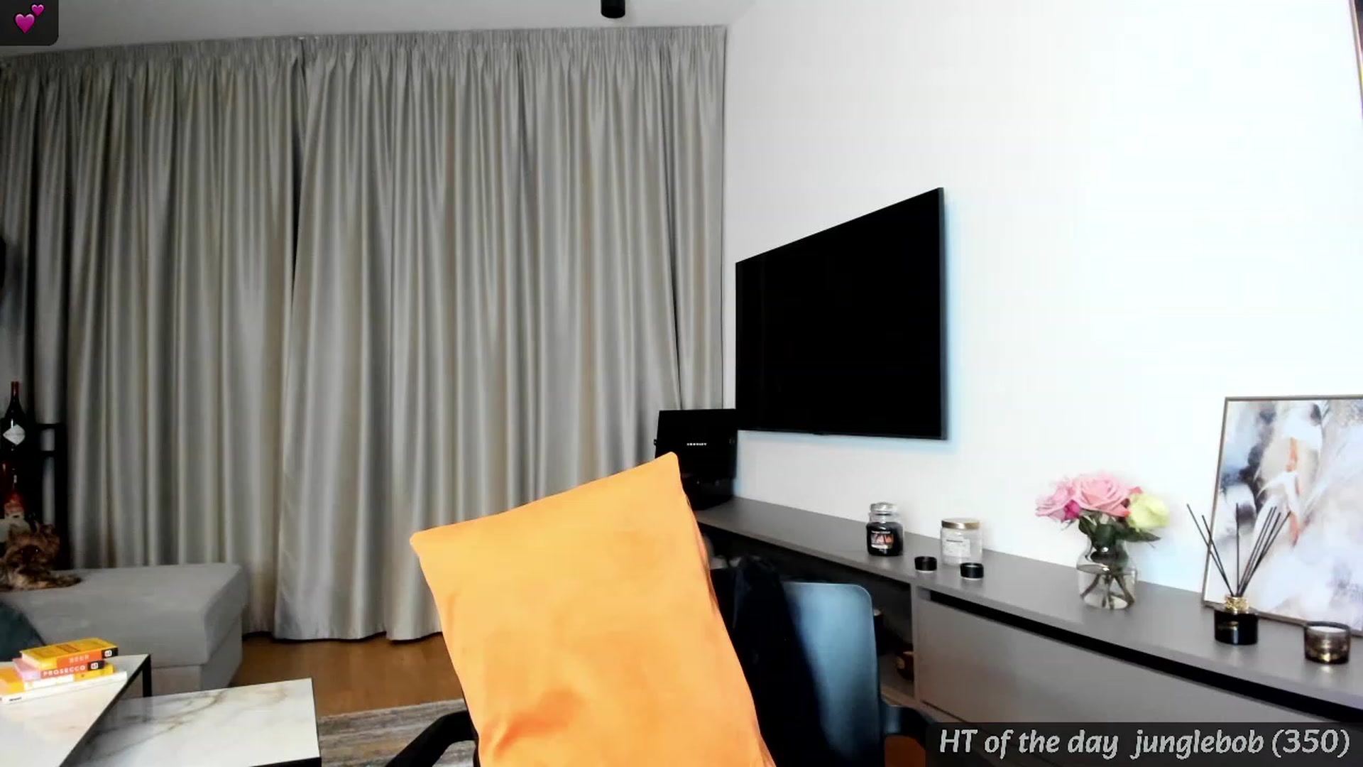 Gallery image thumbnail from Mi_Ha's myfreecams stream on, 03/05/2024, 18:01 image 6 of 20