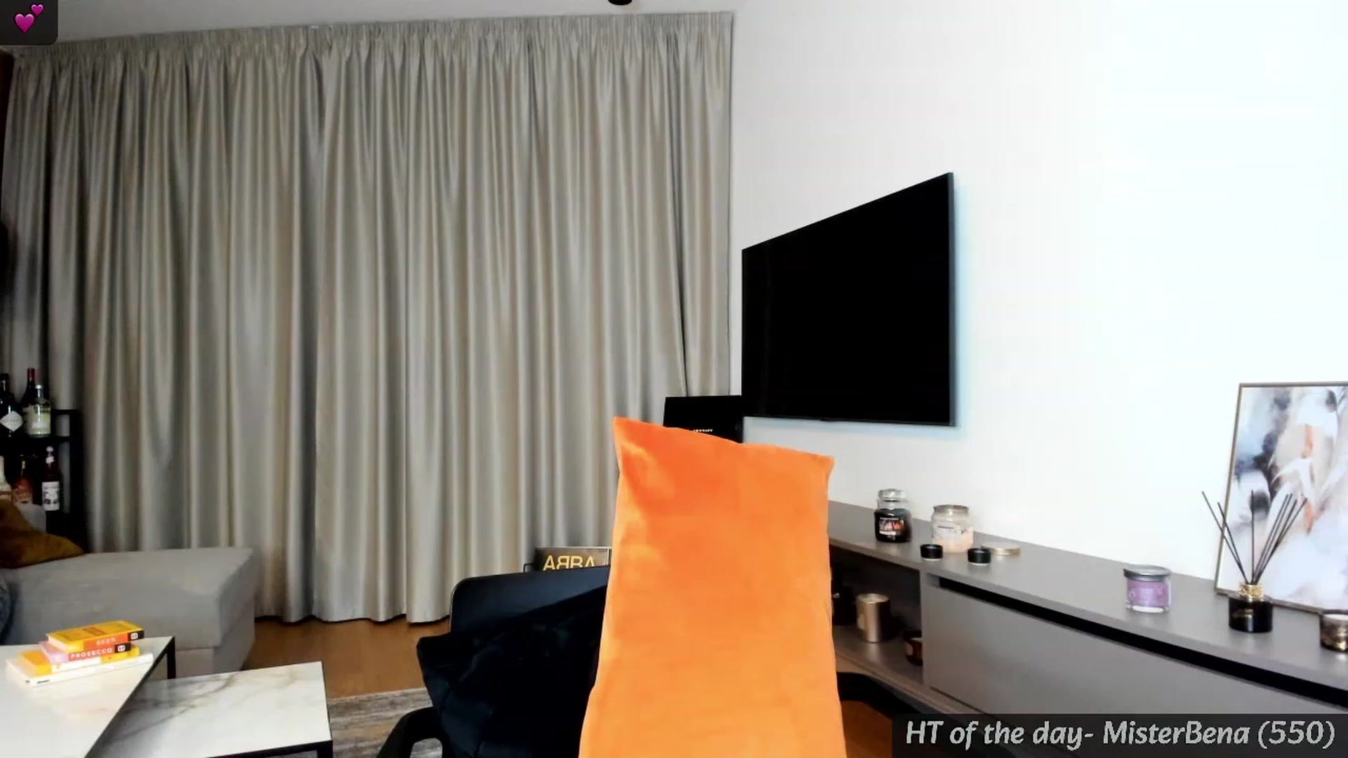 Gallery image thumbnail from Mi_Ha's myfreecams stream on, 03/07/2024, 22:39 image 5 of 20