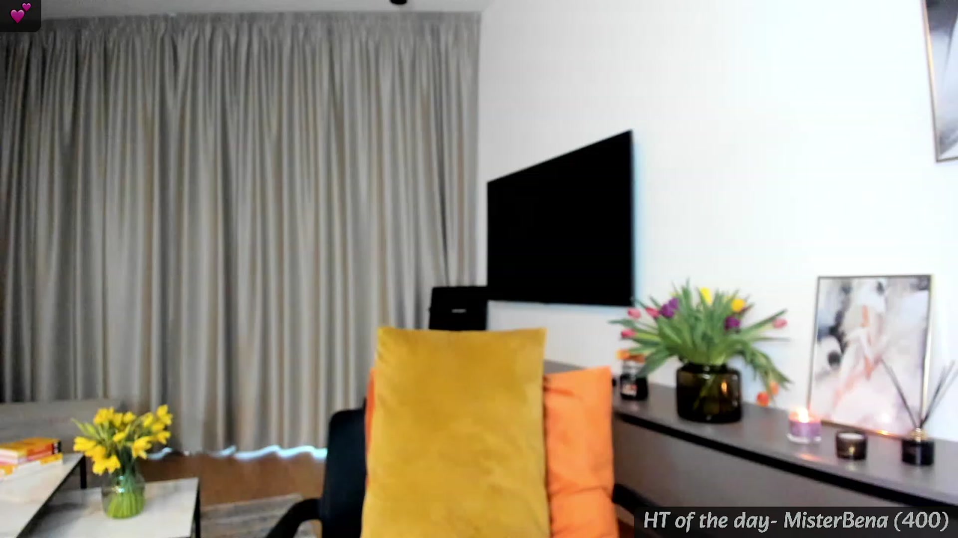 Gallery image thumbnail from Mi_Ha's myfreecams stream on, 03/08/2024, 15:34 image 15 of 20