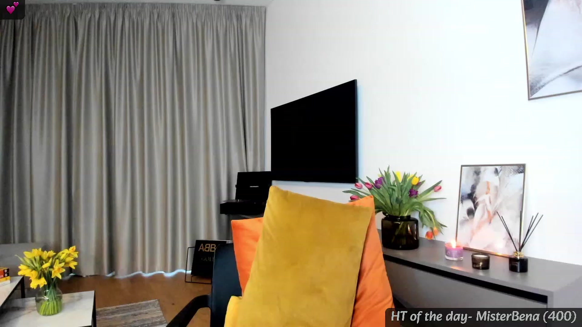 Gallery image thumbnail from Mi_Ha's myfreecams stream on, 03/08/2024, 16:44 image 11 of 20