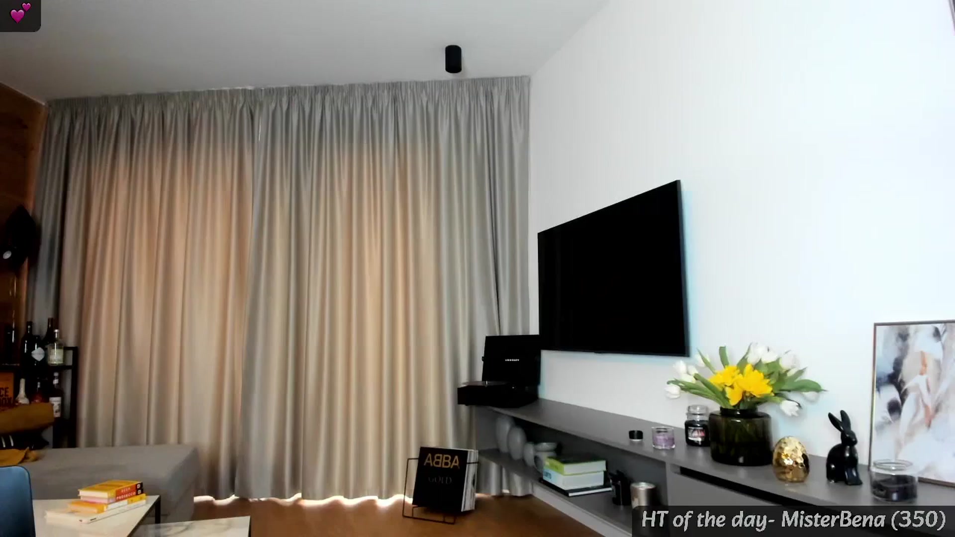 Gallery image thumbnail from Mi_Ha's myfreecams stream on, 03/16/2024, 15:44 image 17 of 20