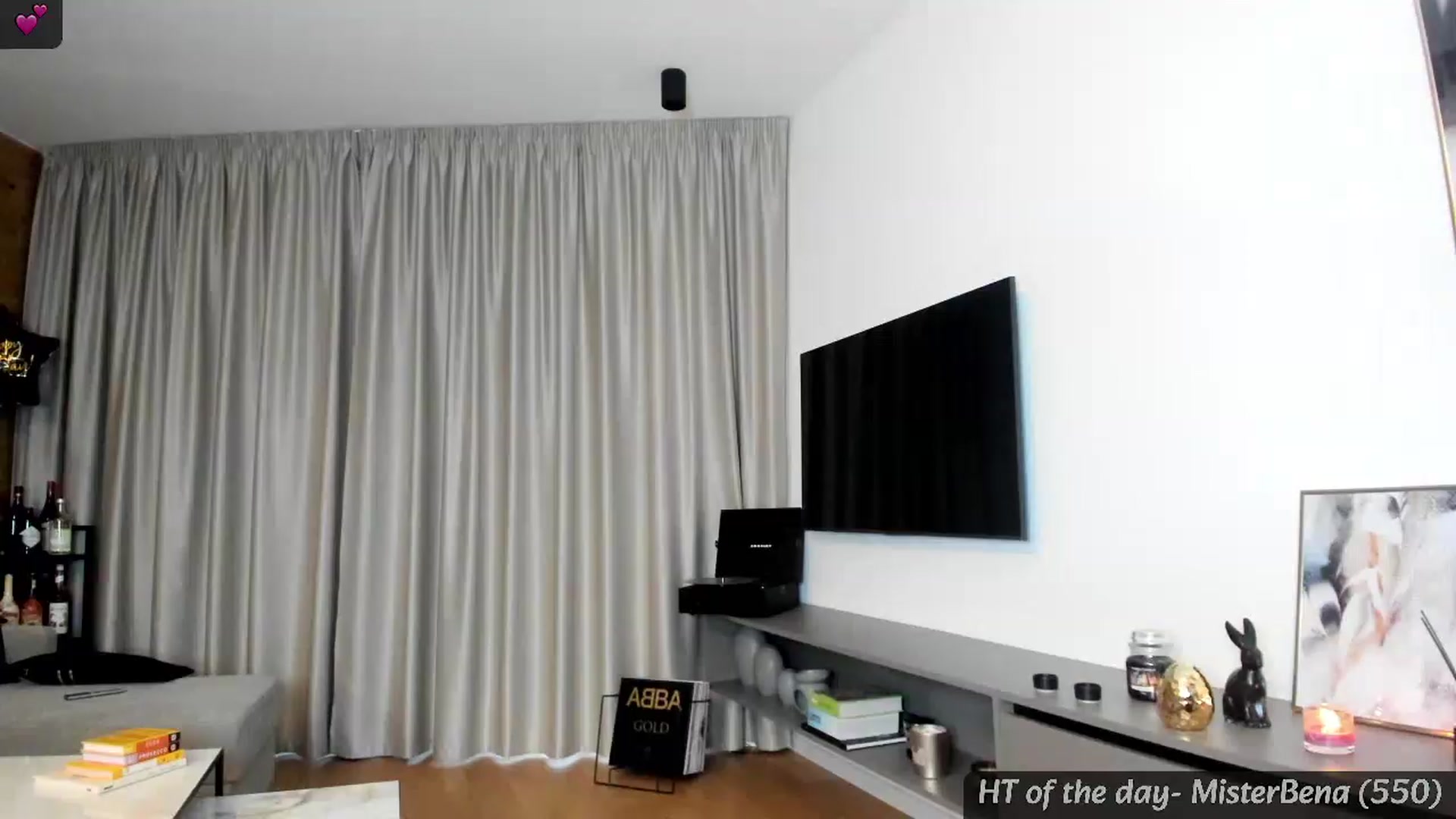 Gallery image thumbnail from Mi_Ha's myfreecams stream on, 03/21/2024, 17:25 image 14 of 20