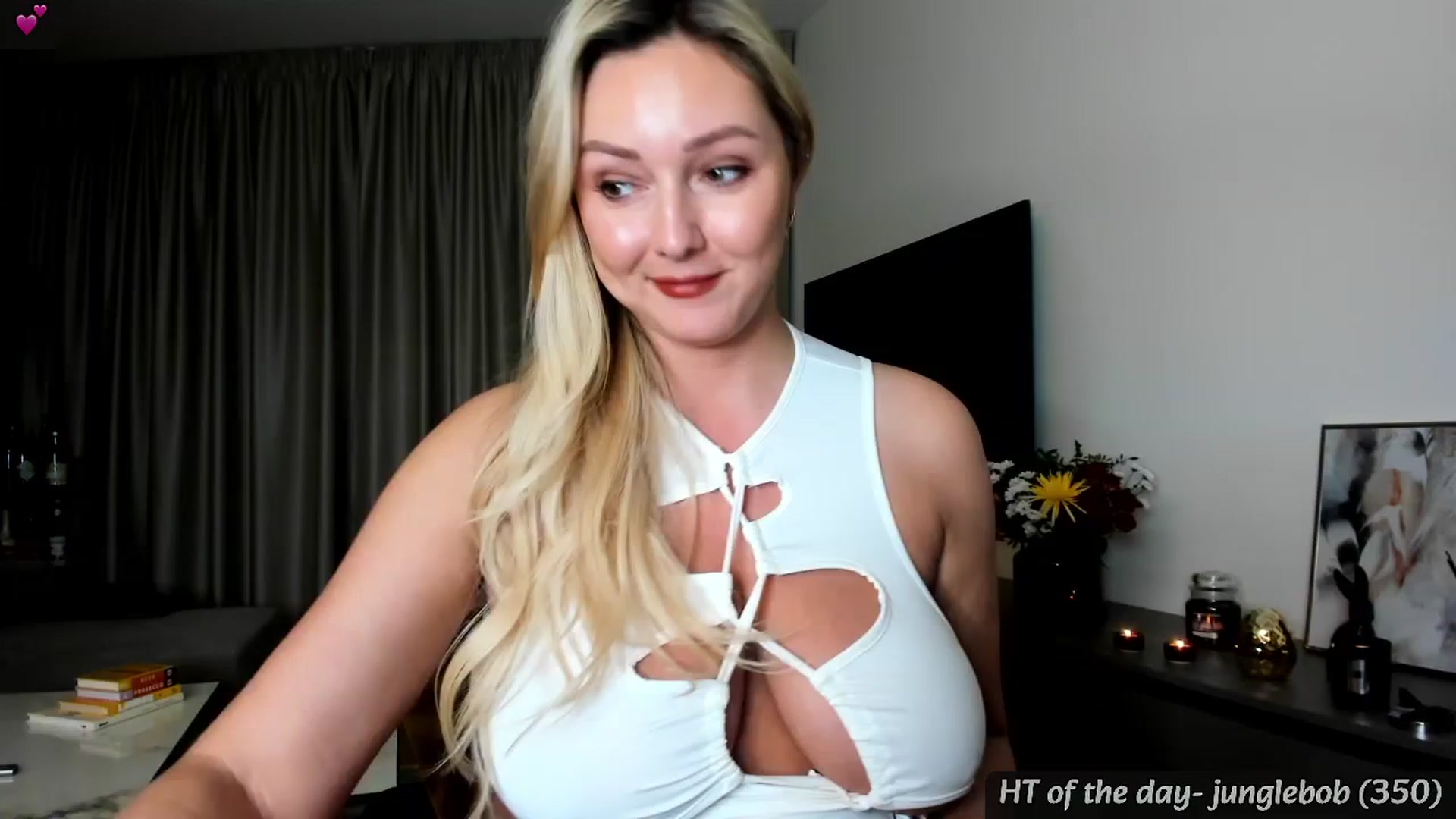 Gallery image thumbnail from Mi_Ha's myfreecams stream on, 03/22/2024, 22:50 image 2 of 20