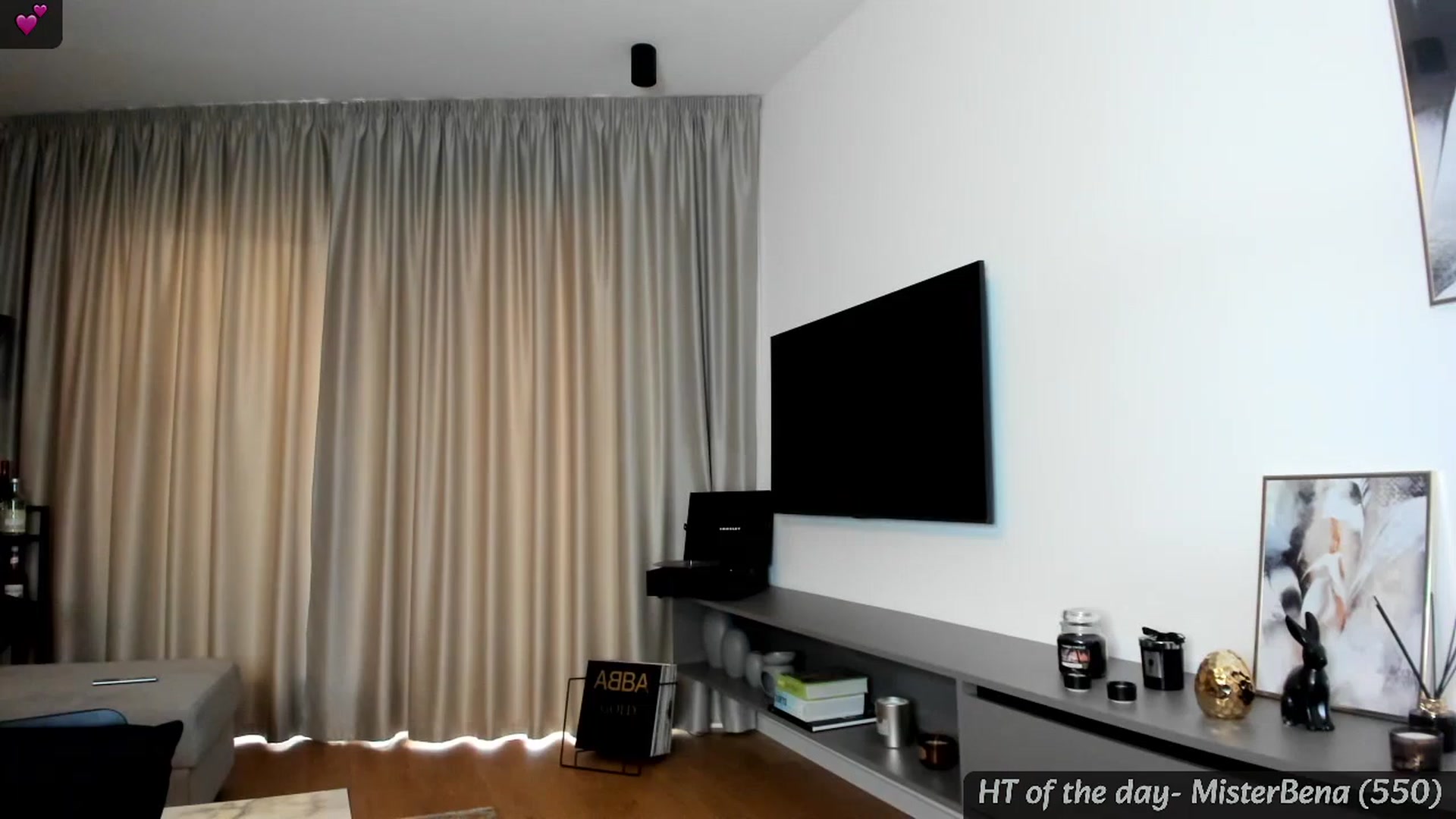 Gallery image thumbnail from Mi_Ha's myfreecams stream on, 03/31/2024, 15:41 image 19 of 20