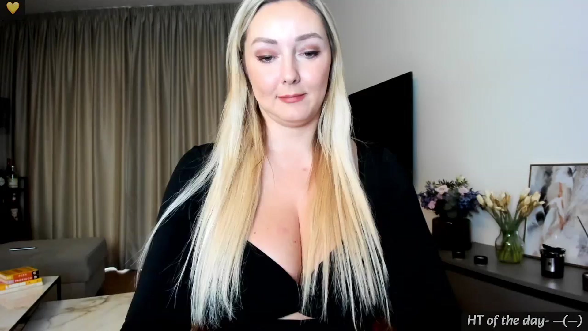 Gallery image thumbnail from Mi_Ha's myfreecams stream on, 04/03/2024, 14:16 image 6 of 20