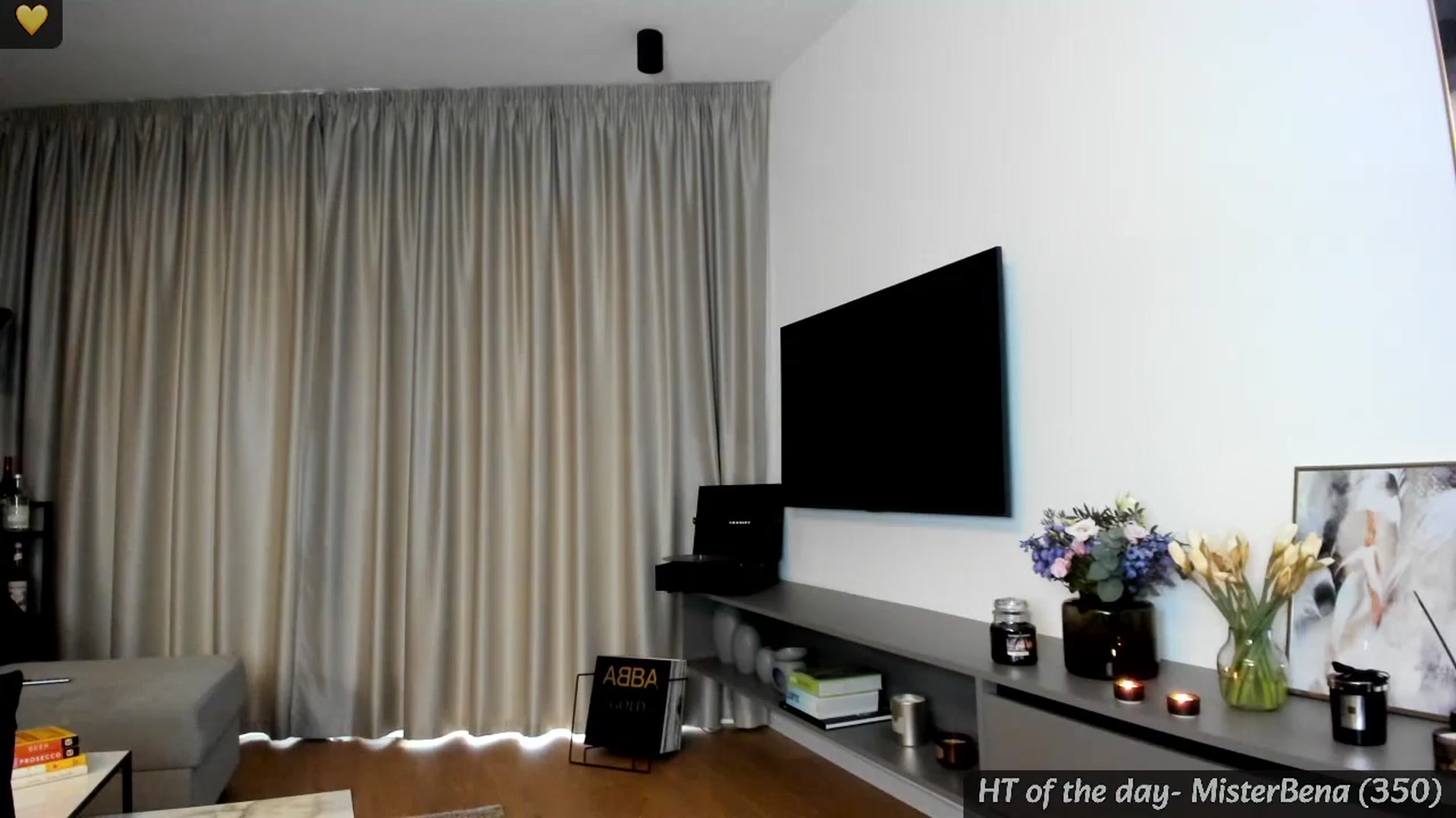 Gallery image thumbnail from Mi_Ha's myfreecams stream on, 04/03/2024, 15:38 image 19 of 20