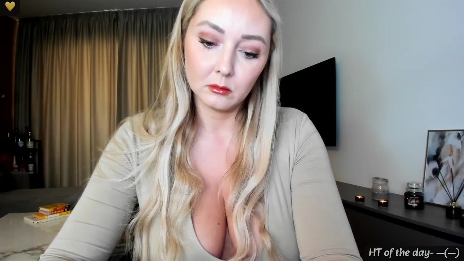 Gallery image thumbnail from Mi_Ha's myfreecams stream on, 04/15/2024, 13:58 image 1 of 20