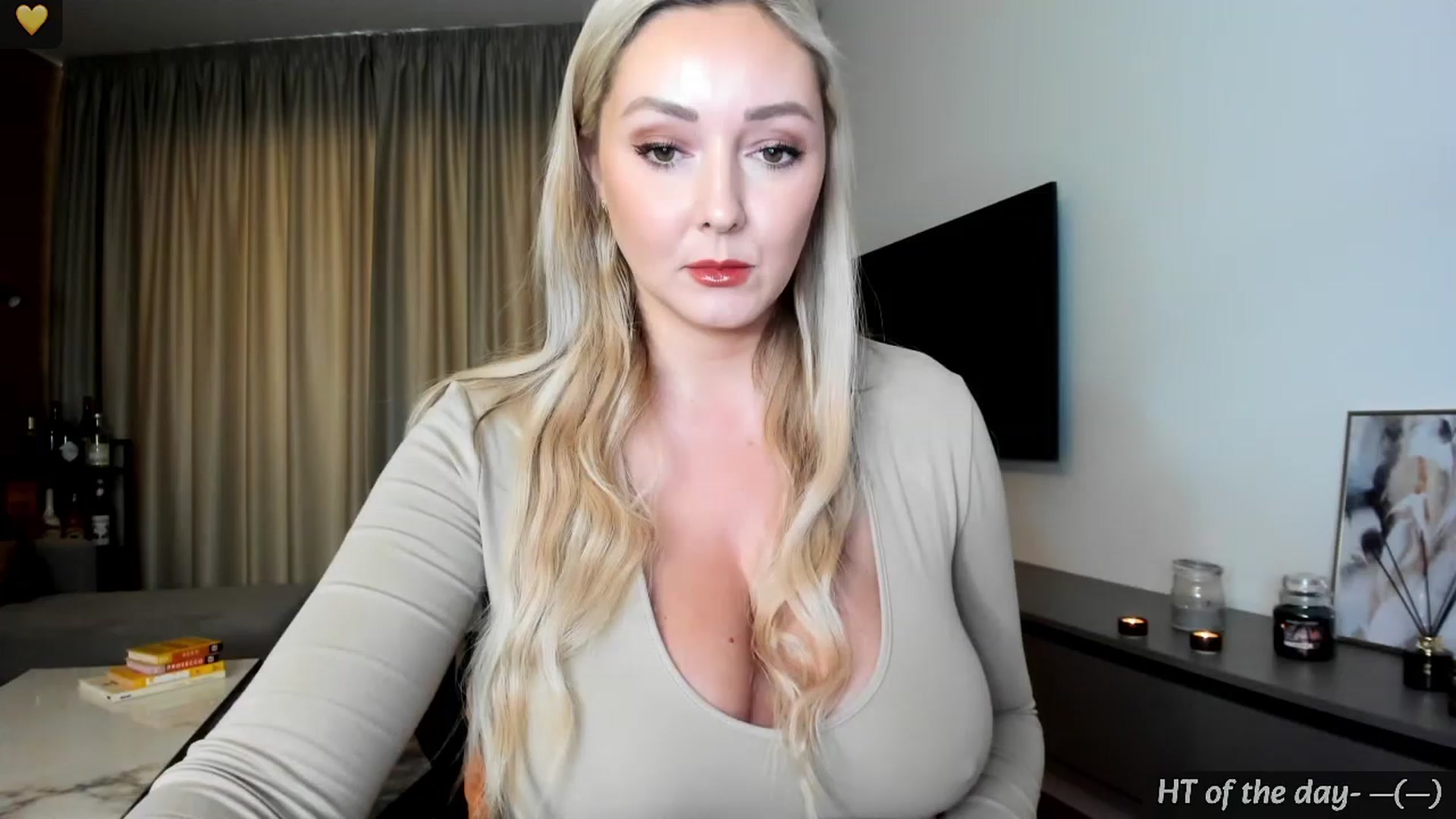 Gallery image thumbnail from Mi_Ha's myfreecams stream on, 04/15/2024, 13:58 image 4 of 20