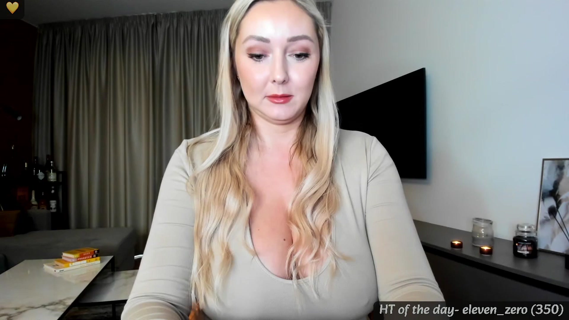 Gallery image thumbnail from Mi_Ha's myfreecams stream on, 04/15/2024, 15:22 image 6 of 20