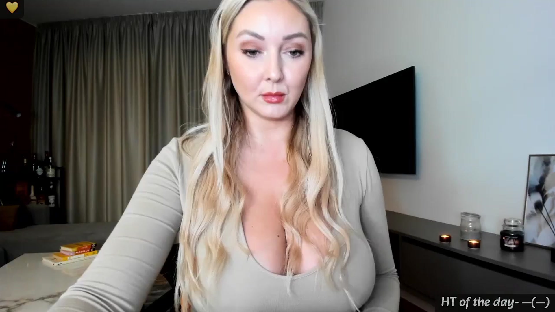 Gallery image thumbnail from Mi_Ha's myfreecams stream on, 04/15/2024, 15:22 image 5 of 20