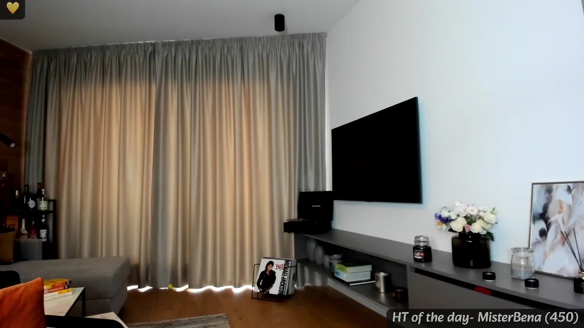 Gallery image thumbnail from Mi_Ha's myfreecams stream on, 04/22/2024, 15:16 image 9 of 20