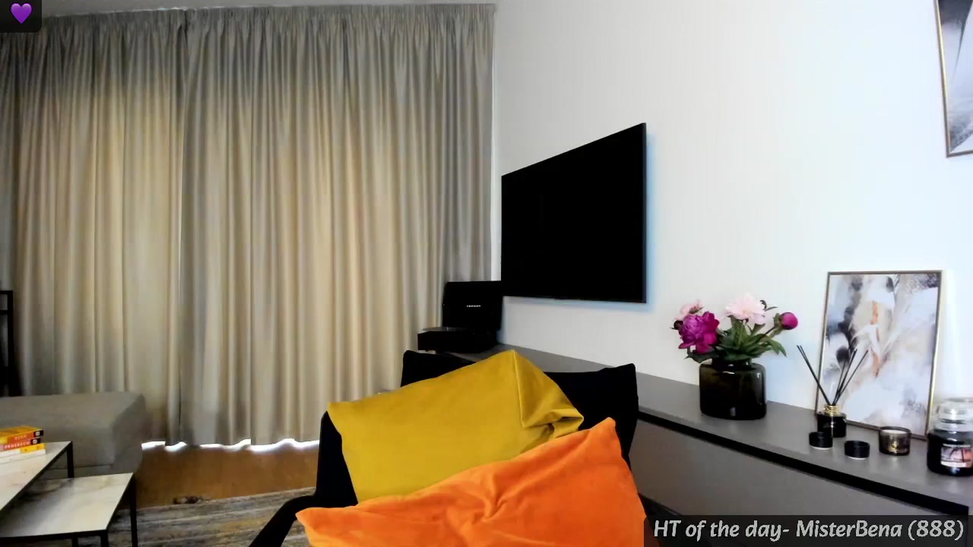 Gallery image thumbnail from Mi_Ha's myfreecams stream on, 05/11/2024, 16:35 image 18 of 20