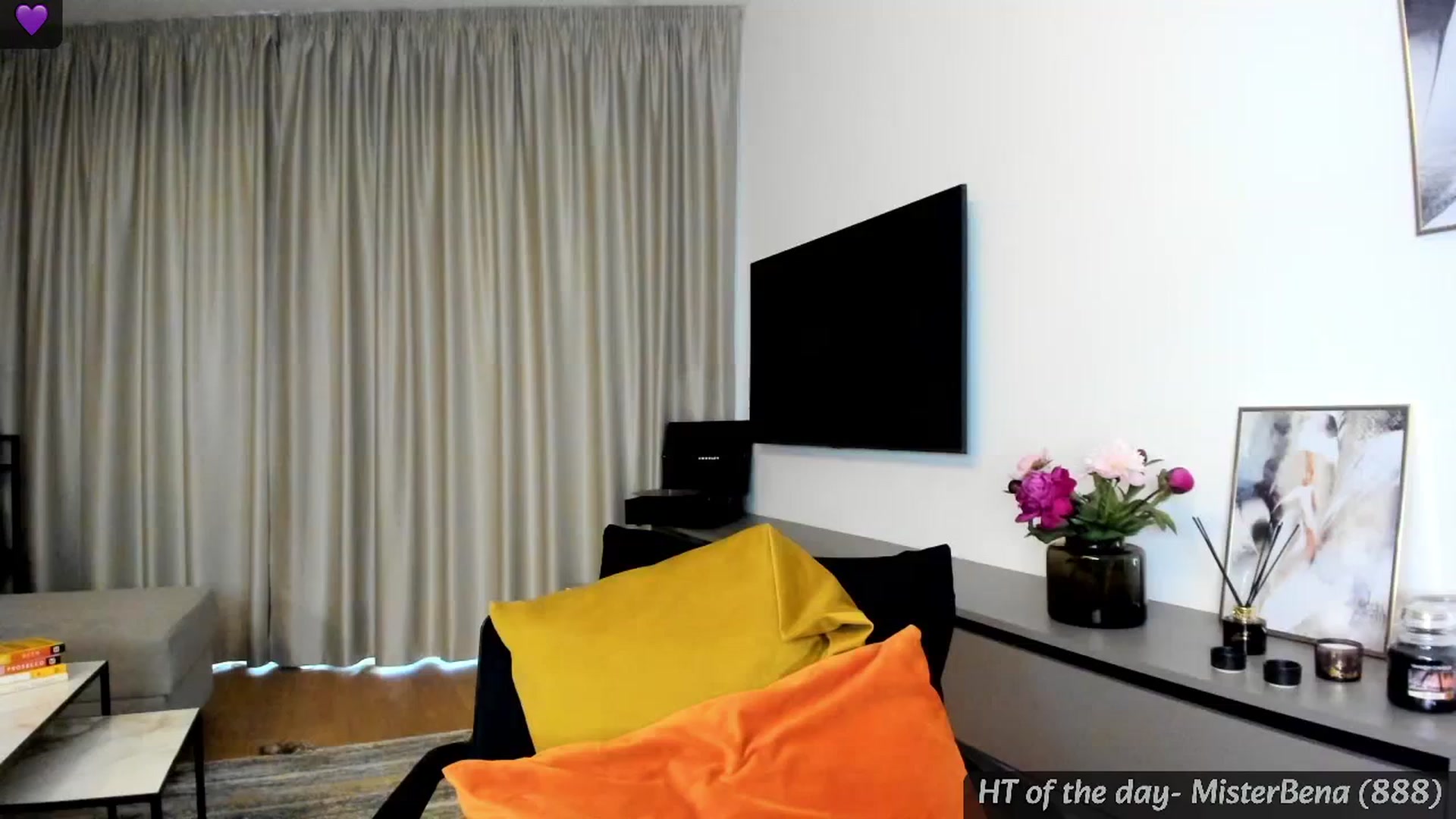 Gallery image thumbnail from Mi_Ha's myfreecams stream on, 05/11/2024, 16:35 image 19 of 20