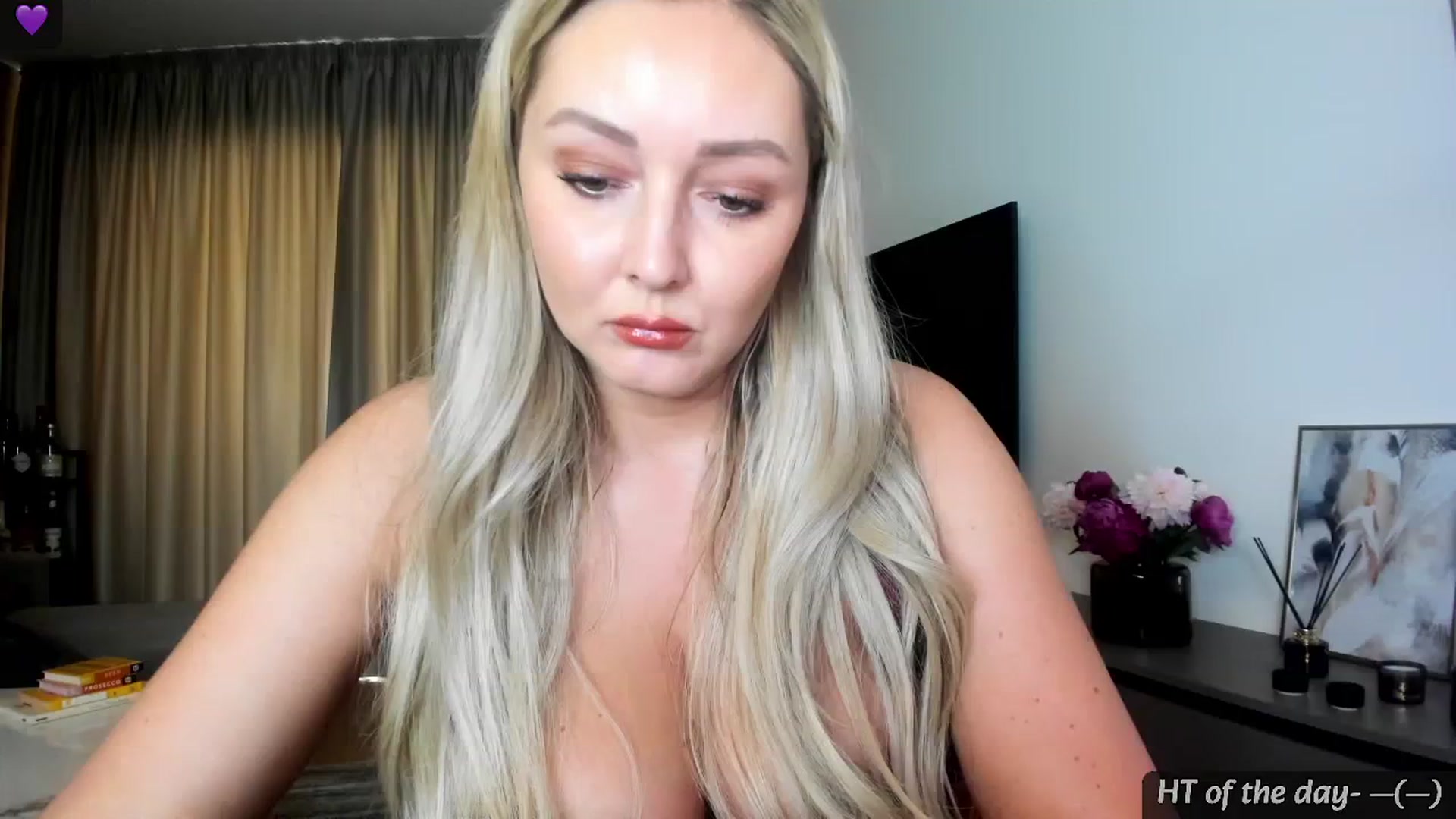 Gallery image thumbnail from Mi_Ha's myfreecams stream on, 05/13/2024, 16:10 image 2 of 20