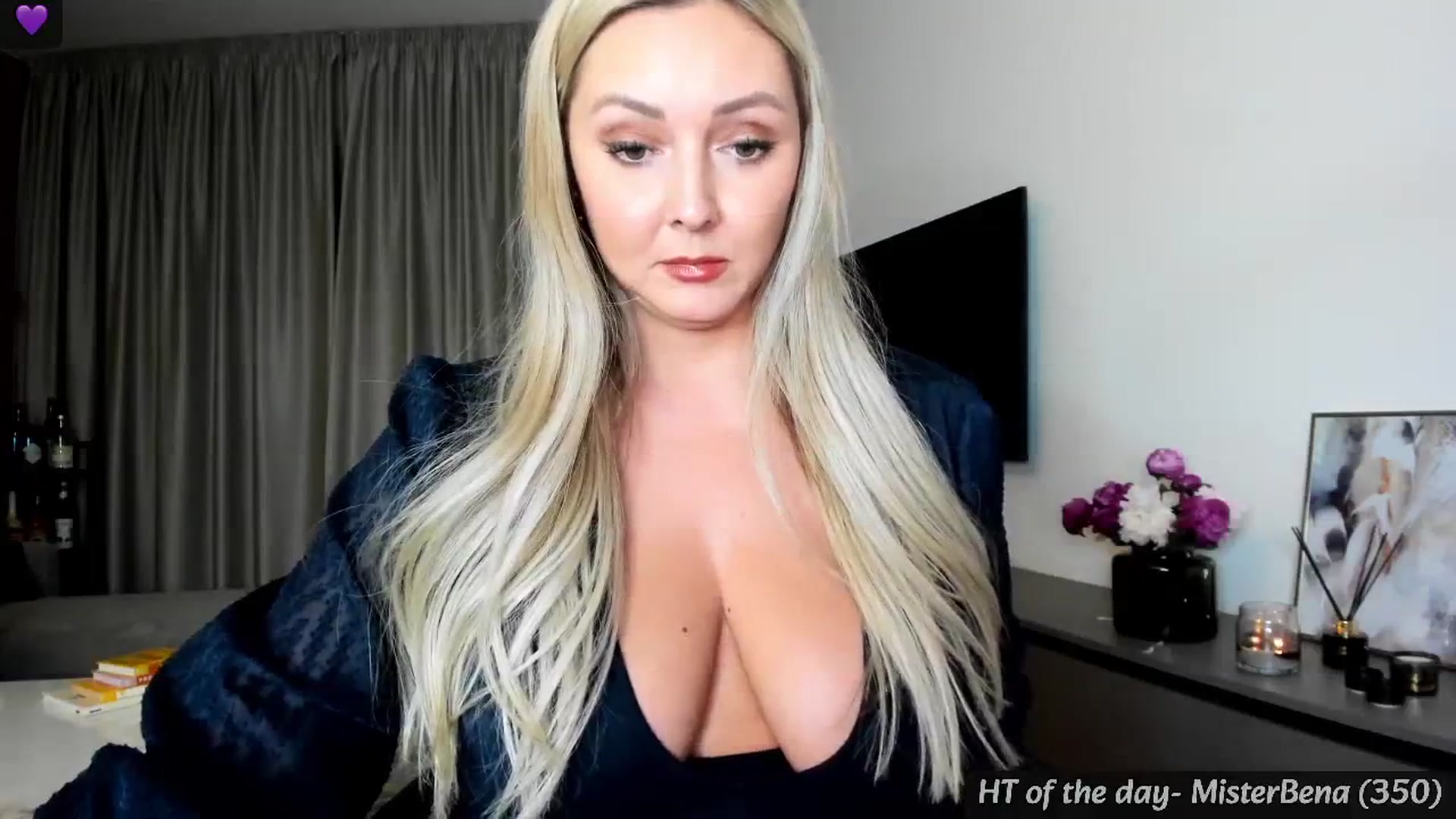 Gallery image thumbnail from Mi_Ha's myfreecams stream on, 05/16/2024, 21:17 image 16 of 20
