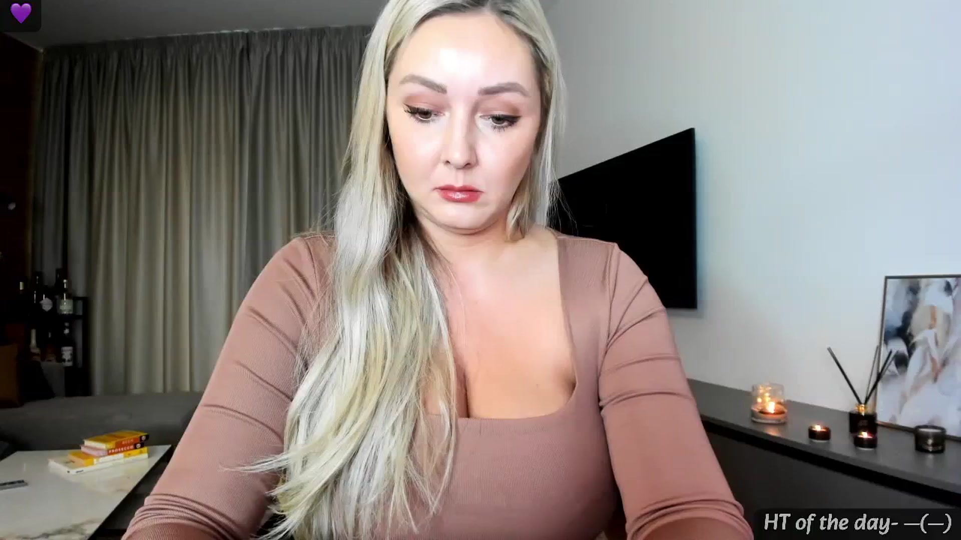 Gallery image thumbnail from Mi_Ha's myfreecams stream on, 05/17/2024, 14:44 image 5 of 20