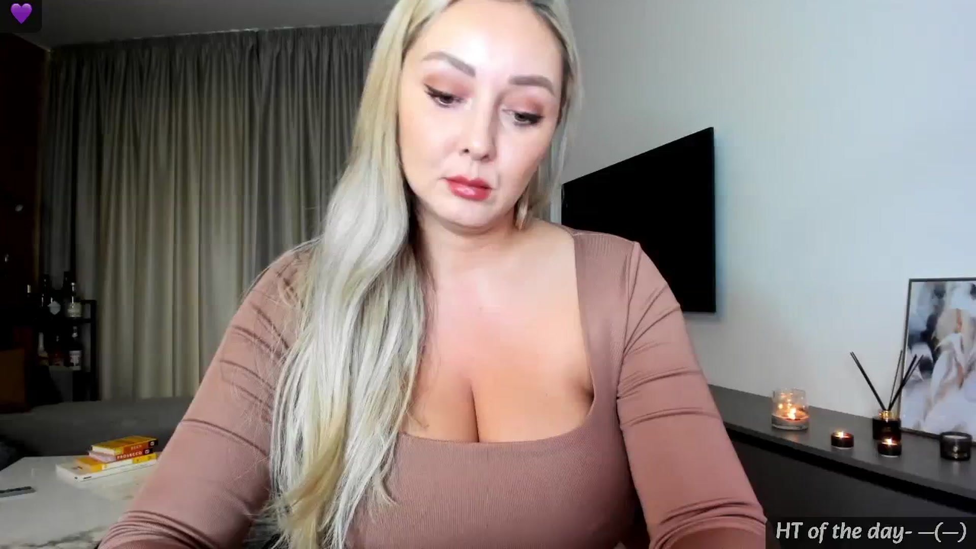 Gallery image thumbnail from Mi_Ha's myfreecams stream on, 05/17/2024, 14:44 image 3 of 20
