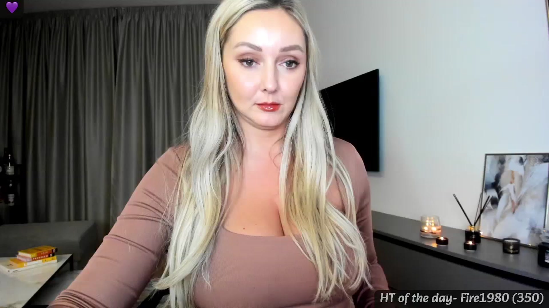Gallery image thumbnail from Mi_Ha's myfreecams stream on, 05/17/2024, 21:44 image 6 of 20