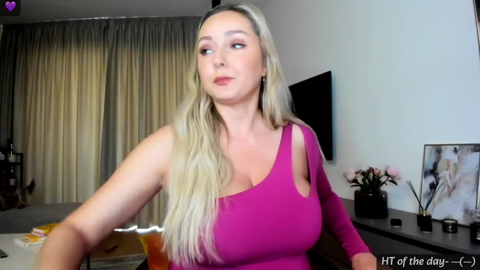 Gallery image thumbnail from Mi_Ha's myfreecams stream on, 05/30/2024, 15:58 image 1 of 20