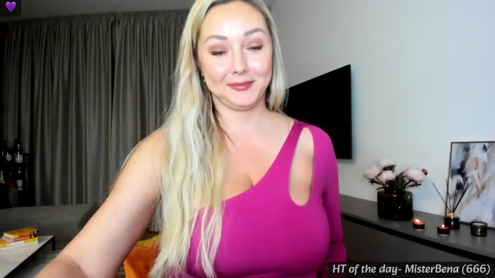 Gallery image thumbnail from Mi_Ha's myfreecams stream on, 05/30/2024, 21:50 image 3 of 20