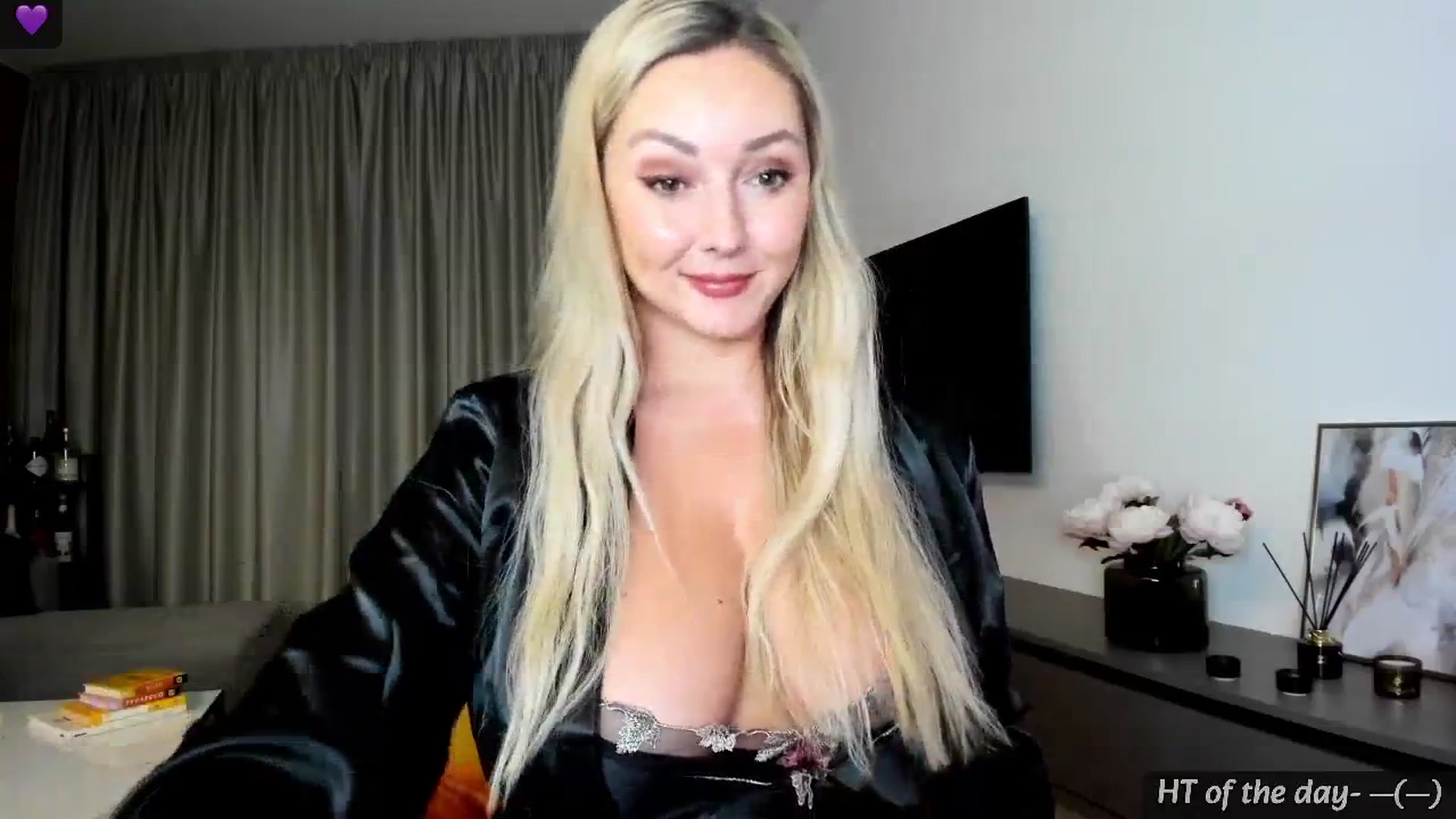 Gallery image thumbnail from Mi_Ha's myfreecams stream on, 05/31/2024, 13:59 image 6 of 20