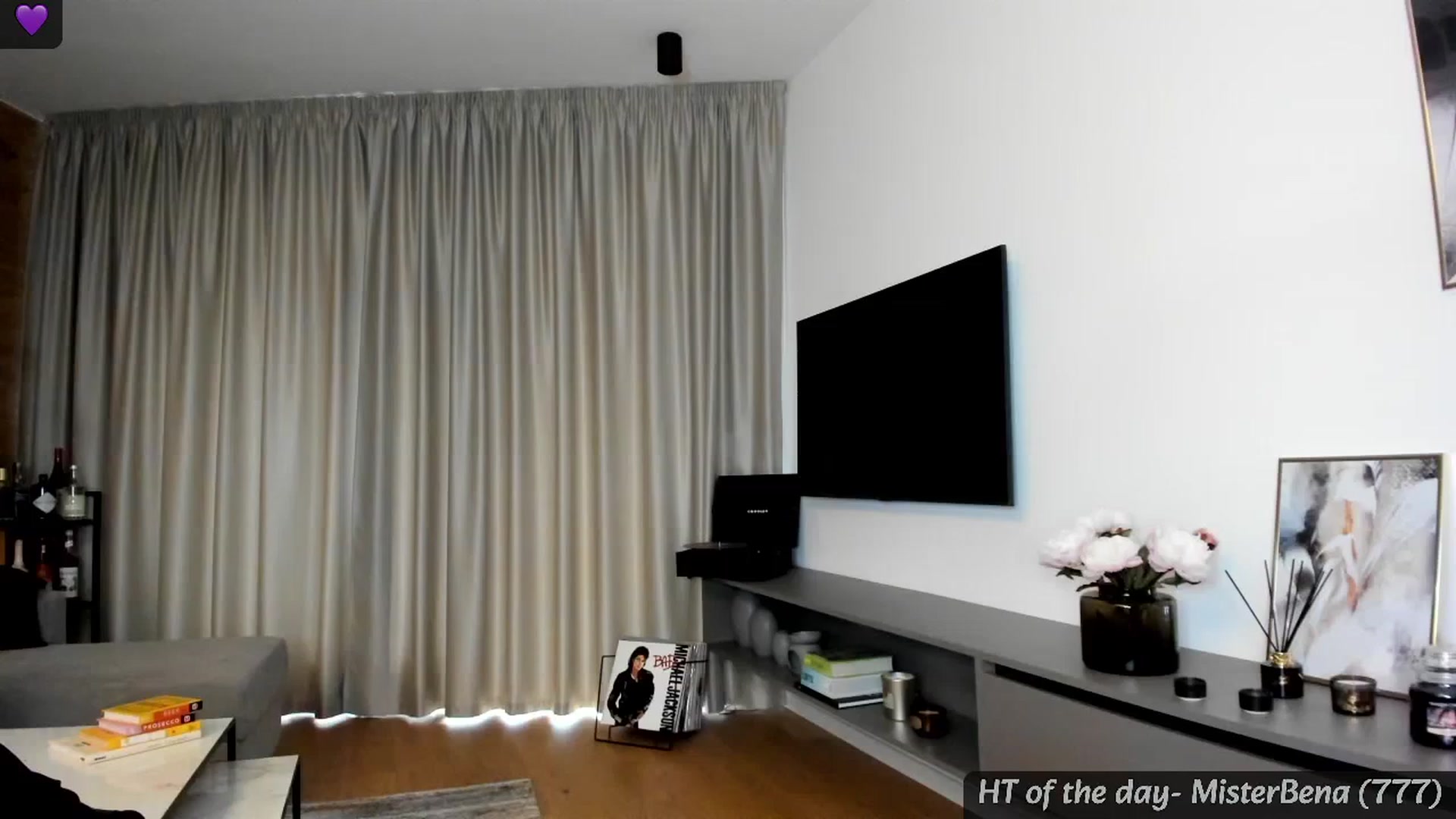 Gallery image thumbnail from Mi_Ha's myfreecams stream on, 05/31/2024, 15:45 image 10 of 20