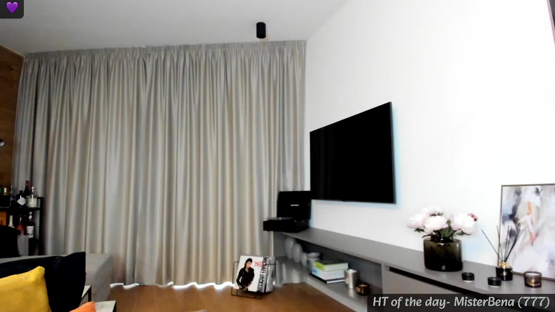Gallery image thumbnail from Mi_Ha's myfreecams stream on, 05/31/2024, 15:45 image 4 of 20