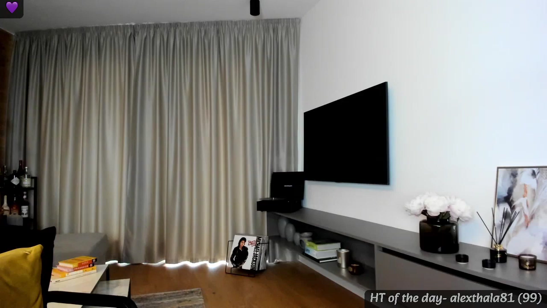 Gallery image thumbnail from Mi_Ha's myfreecams stream on, 06/01/2024, 14:03 image 11 of 20
