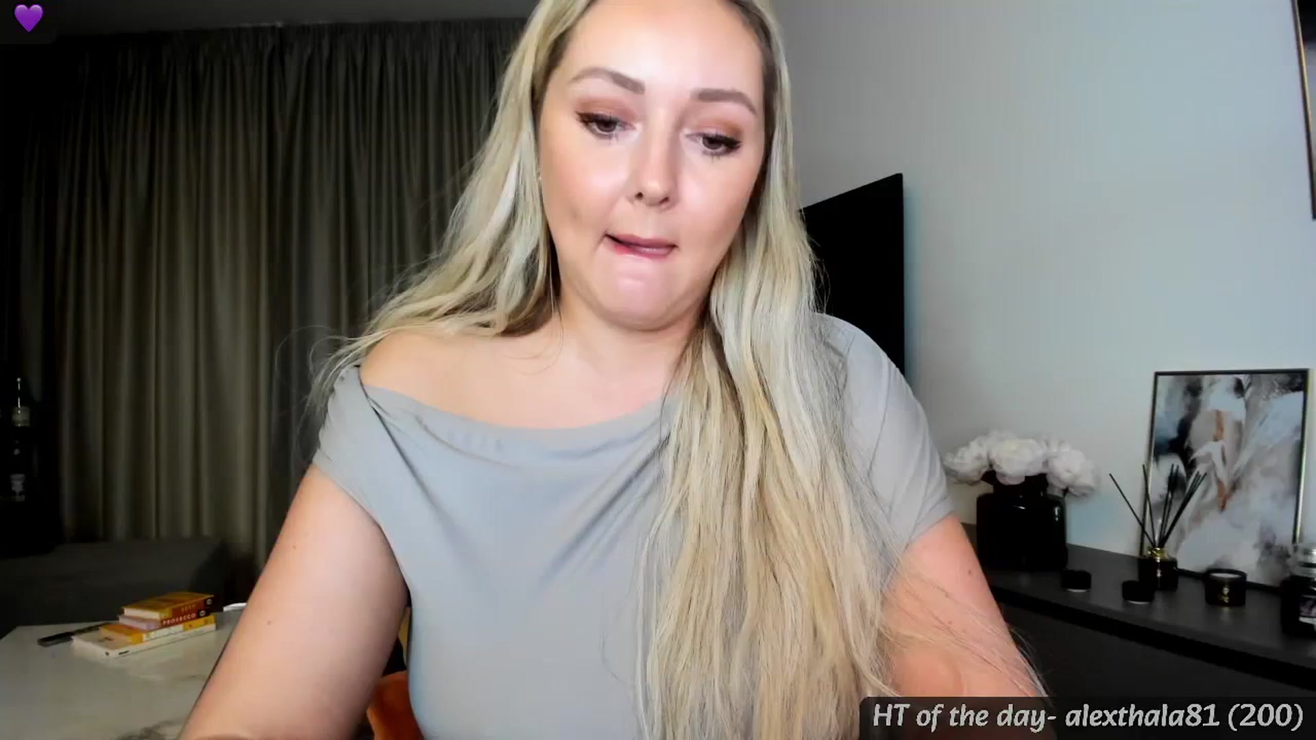 Gallery image thumbnail from Mi_Ha's myfreecams stream on, 06/01/2024, 15:49 image 7 of 20