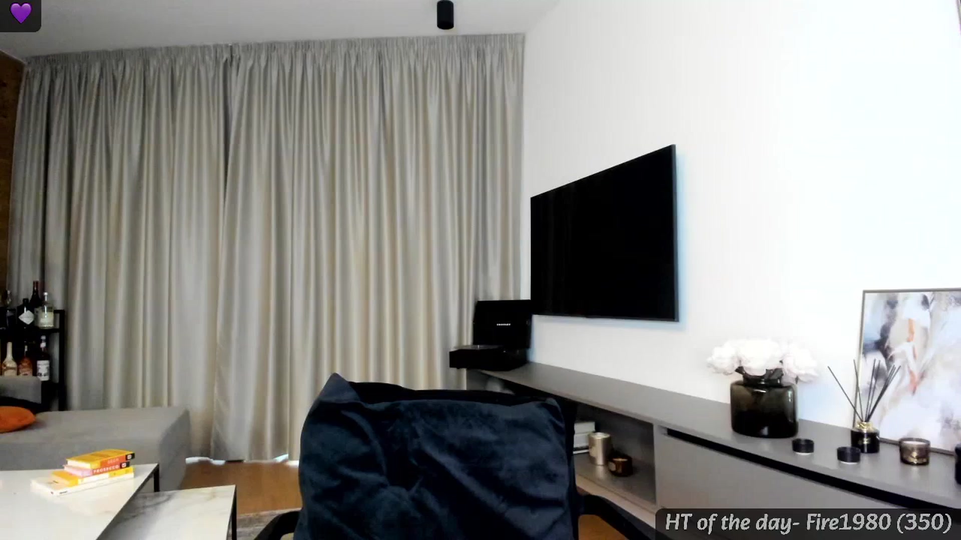Gallery image thumbnail from Mi_Ha's myfreecams stream on, 06/02/2024, 16:19 image 8 of 20