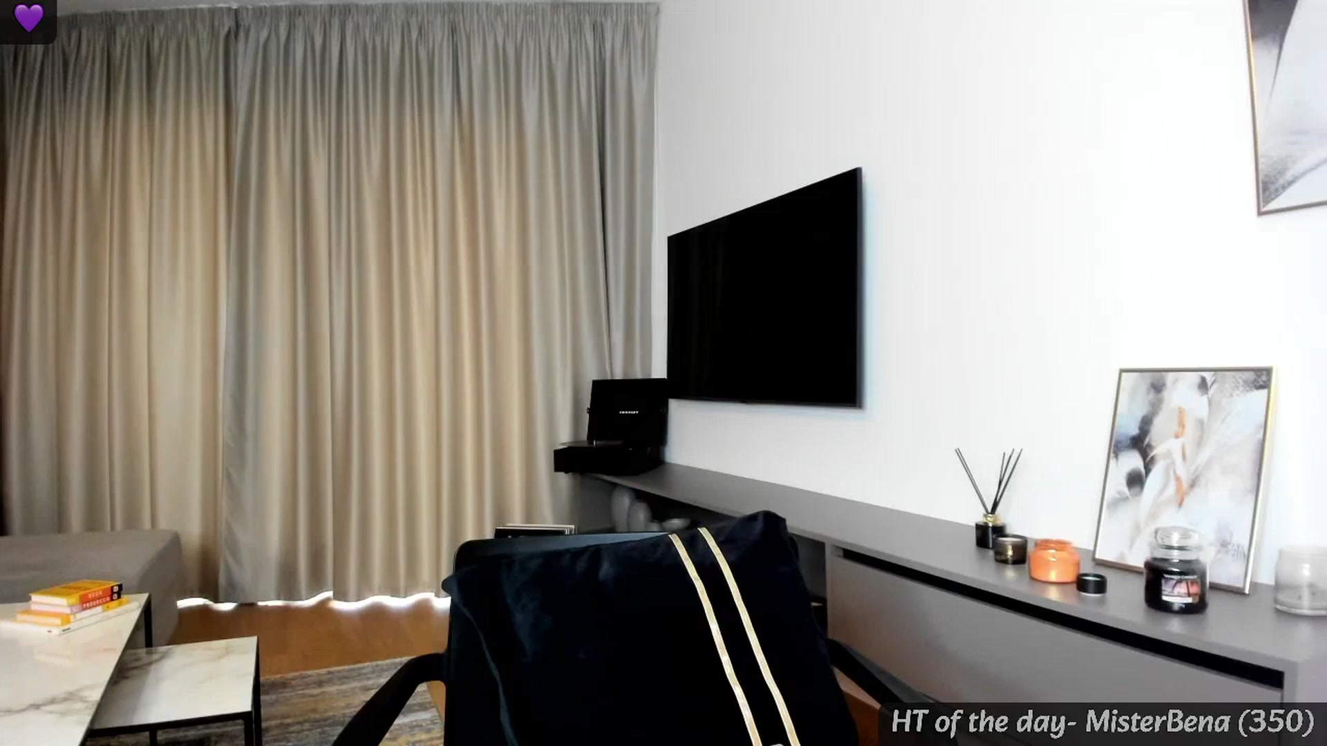 Gallery image thumbnail from Mi_Ha's myfreecams stream on, 06/09/2024, 16:37 image 13 of 20