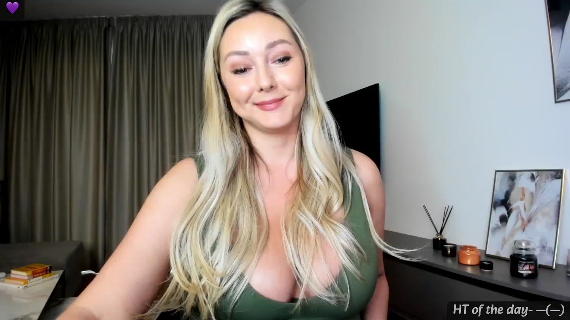 Gallery image thumbnail from Mi_Ha's myfreecams stream on, 06/12/2024, 15:41 image 2 of 20