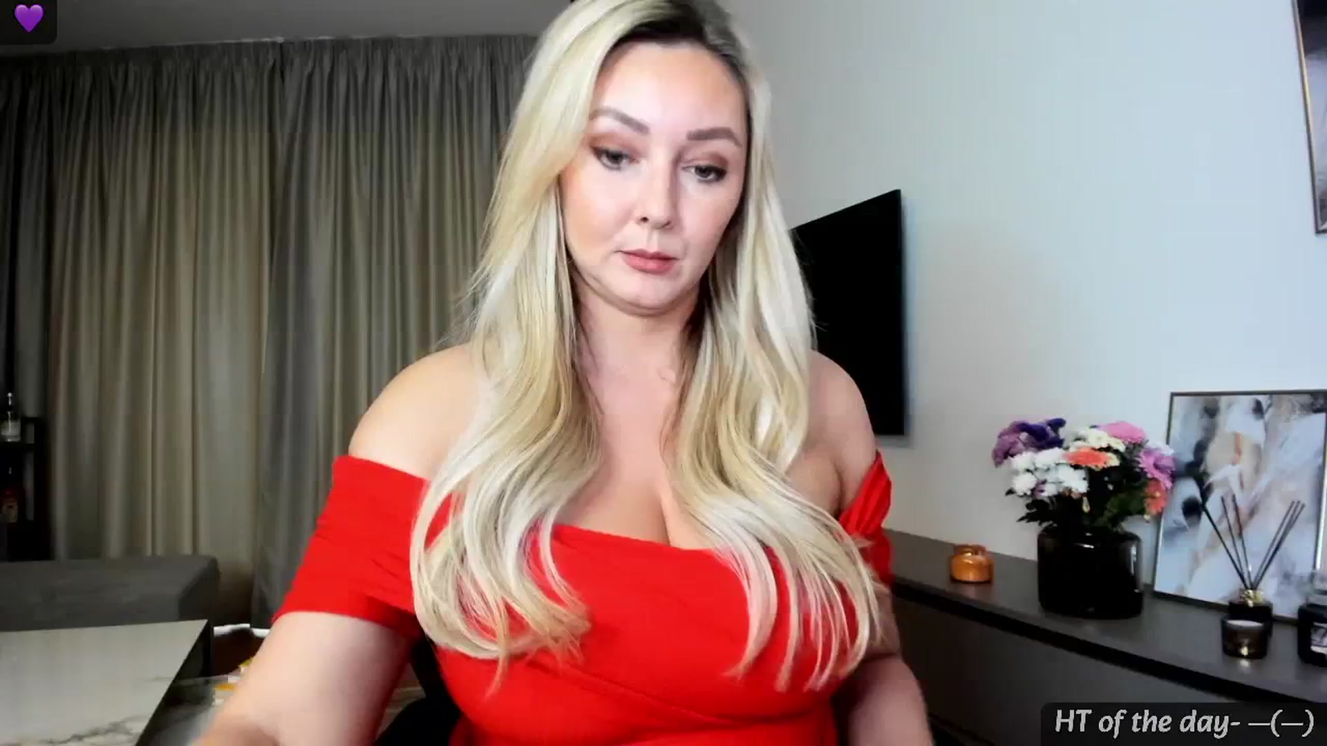 Gallery image thumbnail from Mi_Ha's myfreecams stream on, 06/20/2024, 16:19 image 3 of 20