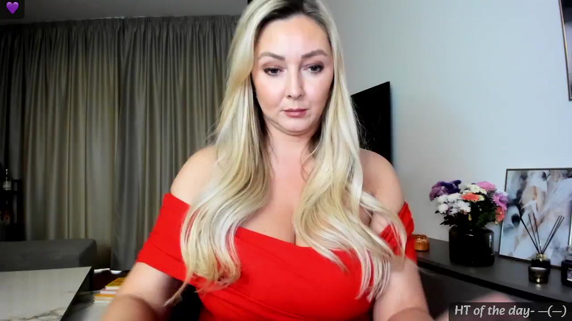Gallery image thumbnail from Mi_Ha's myfreecams stream on, 06/20/2024, 16:19 image 4 of 20