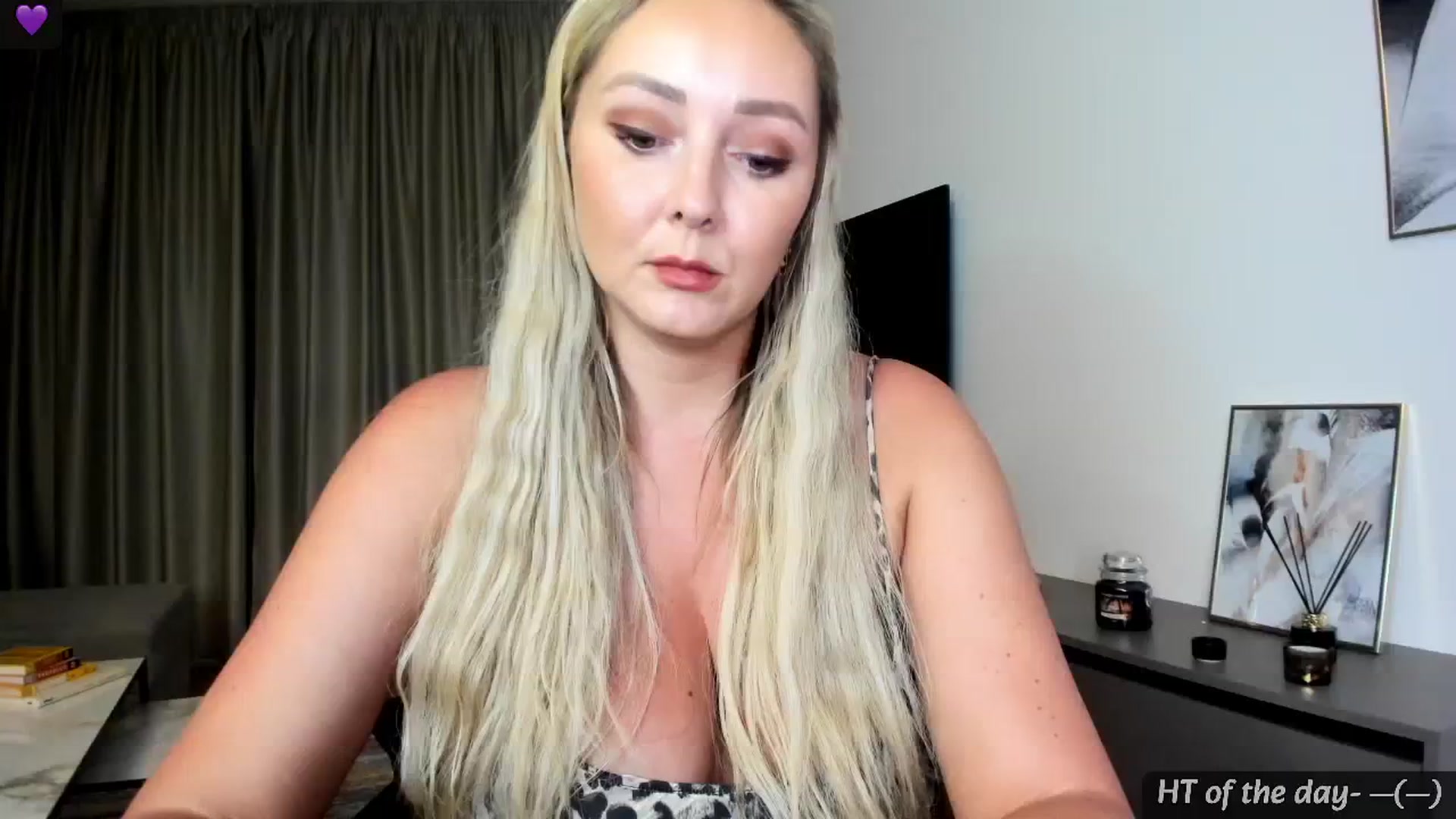 Gallery image thumbnail from Mi_Ha's myfreecams stream on, 06/27/2024, 14:19 image 3 of 20