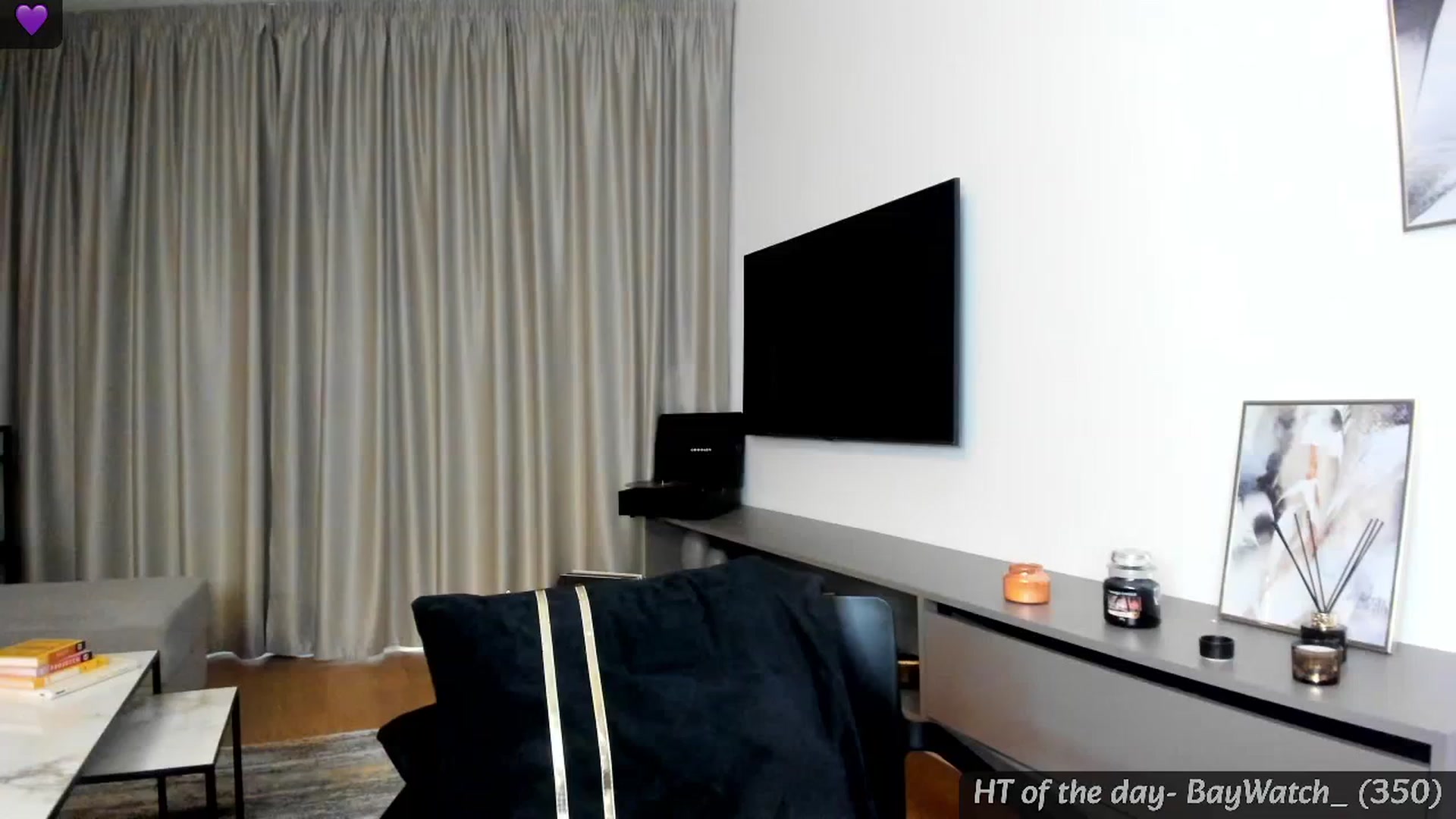 Gallery image thumbnail from Mi_Ha's myfreecams stream on, 06/27/2024, 16:21 image 14 of 20