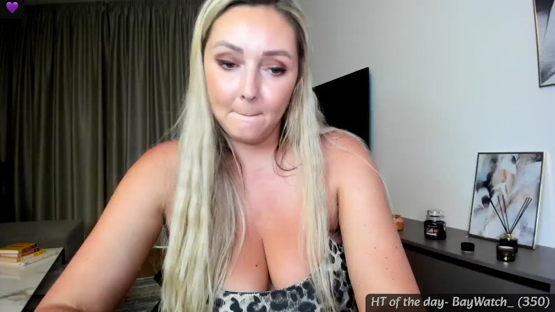 Gallery image thumbnail from Mi_Ha's myfreecams stream on, 06/27/2024, 16:21 image 11 of 20