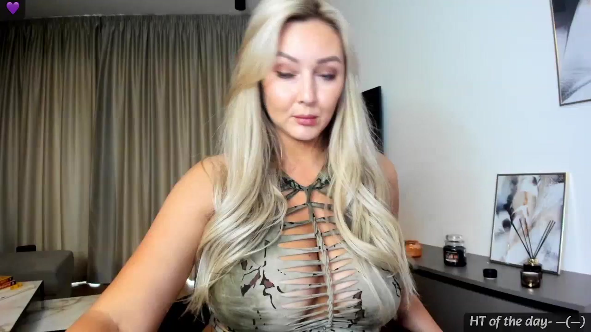 Gallery image thumbnail from Mi_Ha's myfreecams stream on, 07/08/2024, 13:35 image 15 of 20