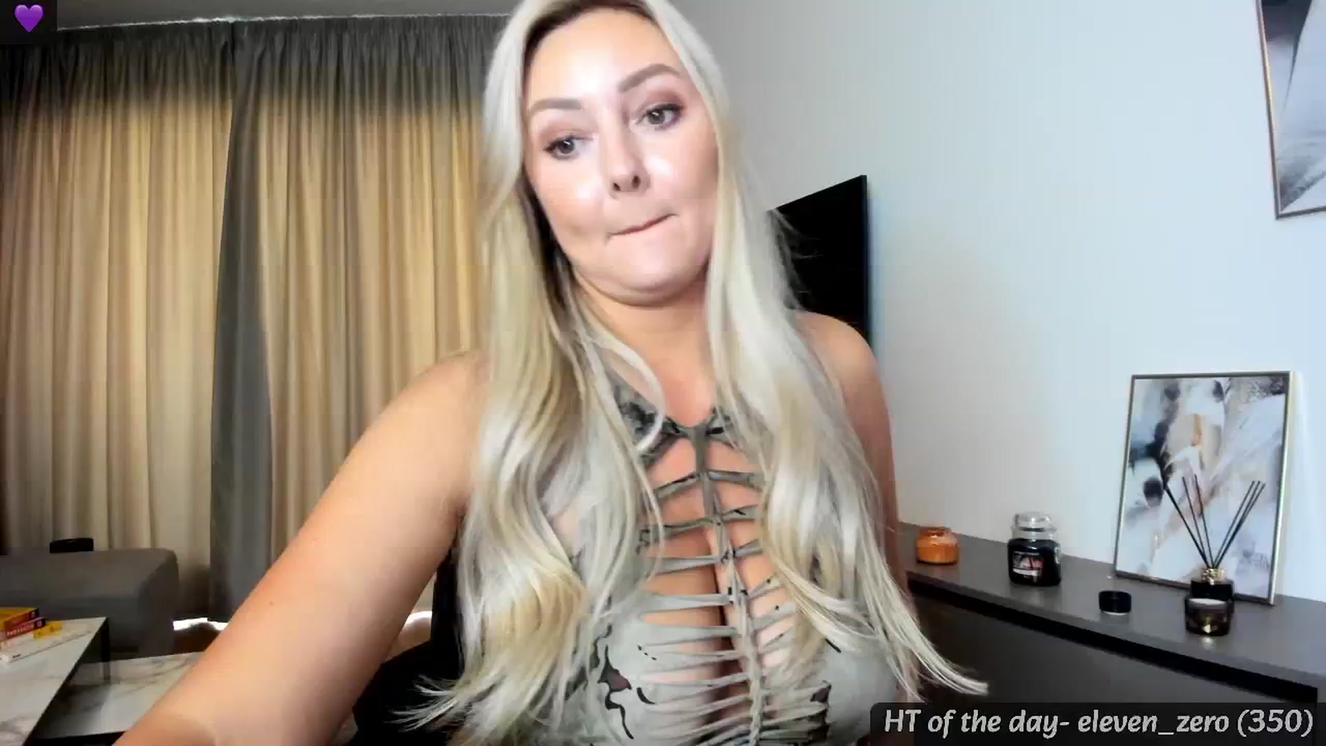 Gallery image thumbnail from Mi_Ha's myfreecams stream on, 07/08/2024, 15:59 image 4 of 20
