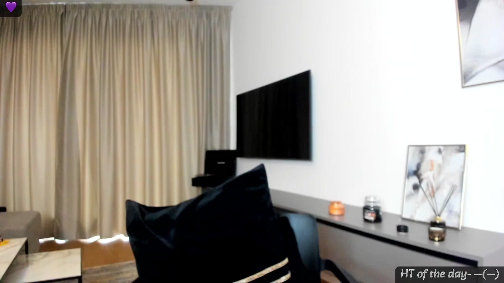Gallery image thumbnail from Mi_Ha's myfreecams stream on, 07/17/2024, 16:06 image 6 of 20
